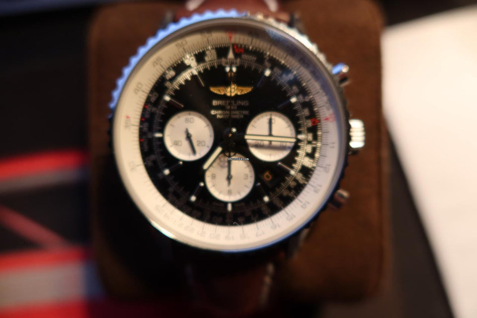 Breitling Navitimer 01 46 DC-3 Chronograph automatique Edition limitée 1/500. set complet neuf jamais portée