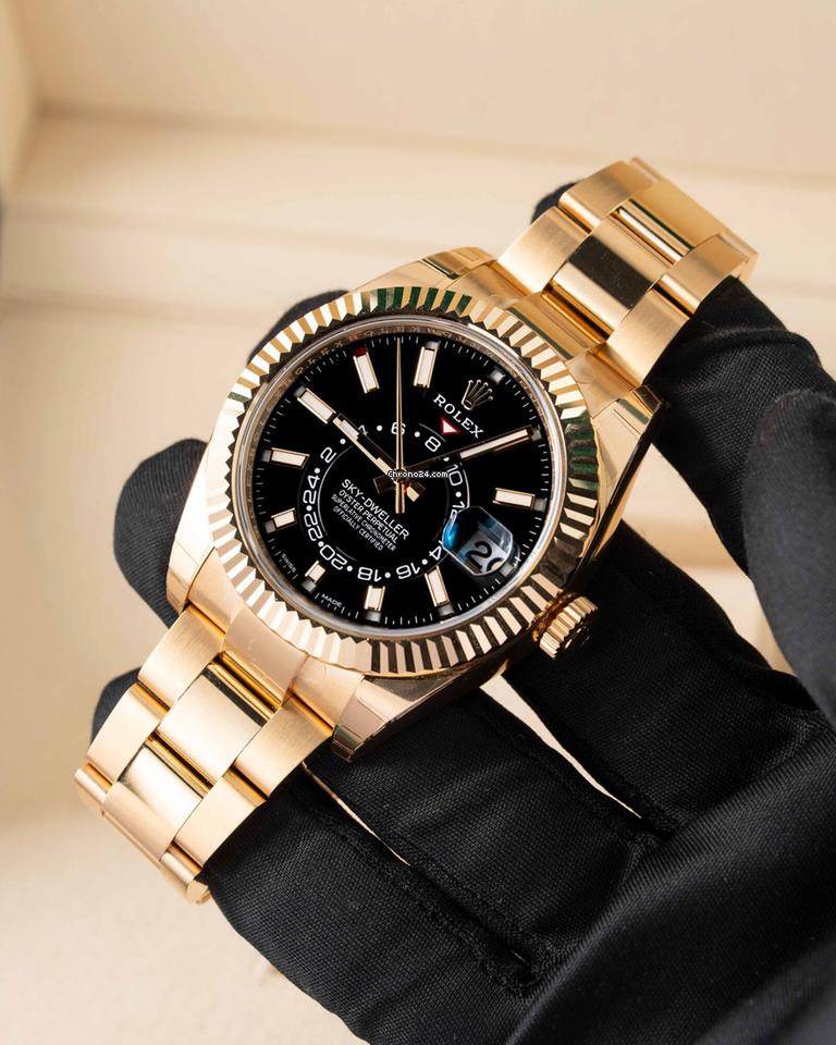 Rolex | Sky-Dweller | 326938 | Yellow gold | 42 mm | Black | Automatic