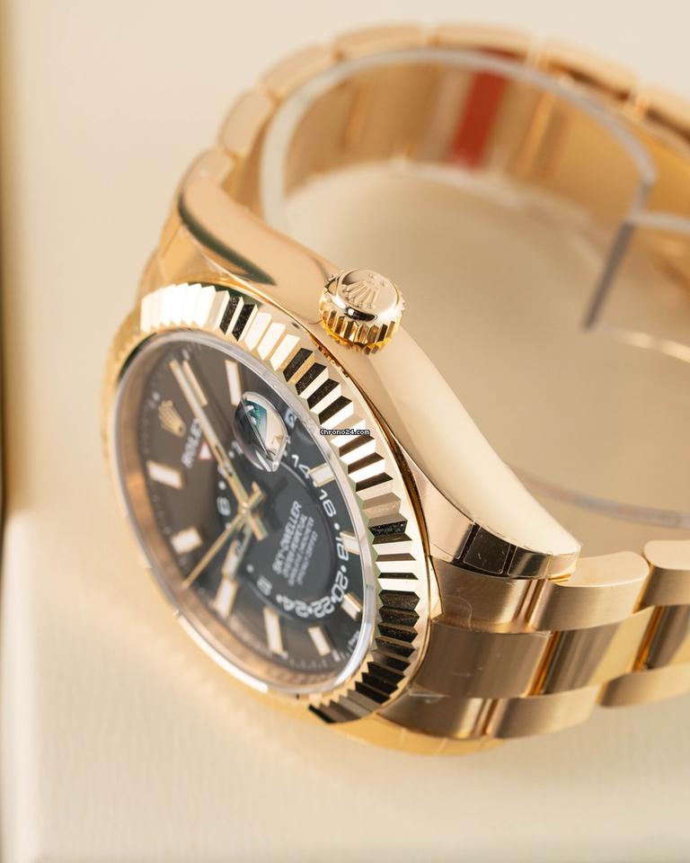 Rolex | Sky-Dweller | 326938 | Yellow gold | 42 mm | Black | Automatic