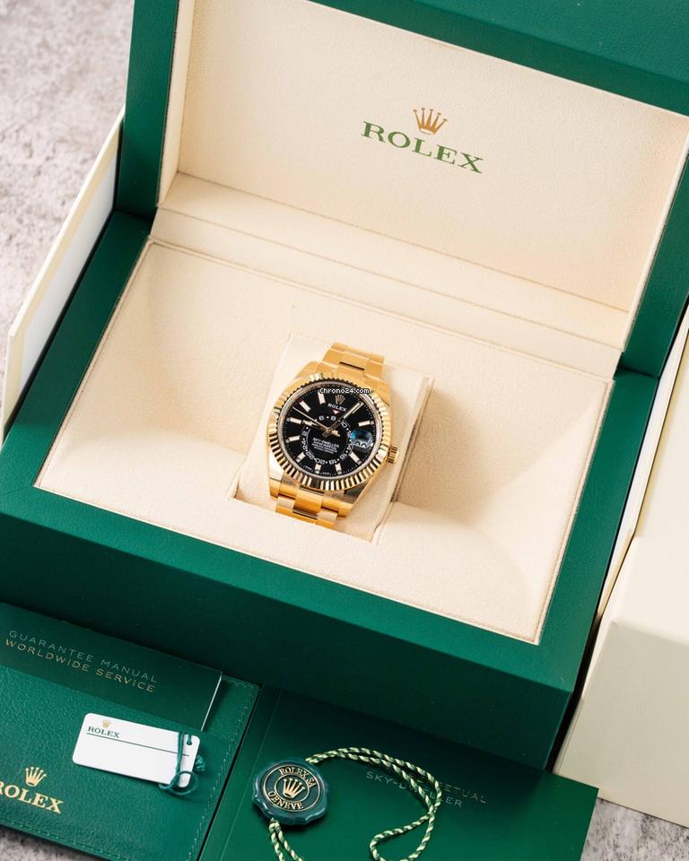 Rolex | Sky-Dweller | 326938 | Yellow gold | 42 mm | Black | Automatic
