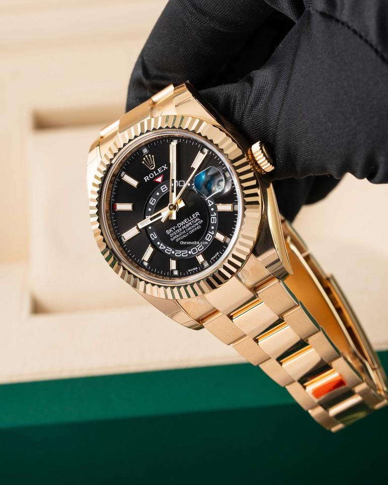 Rolex | Sky-Dweller | 326938 | Yellow gold | 42 mm | Black | Automatic
