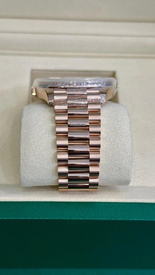 Rolex | Day-Date | 228235 | Rose gold | 40 mm
