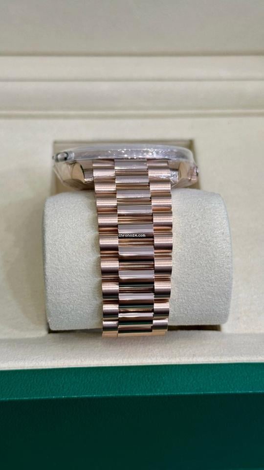 Rolex | Day-Date | 228235 | Rose gold | 40 mm