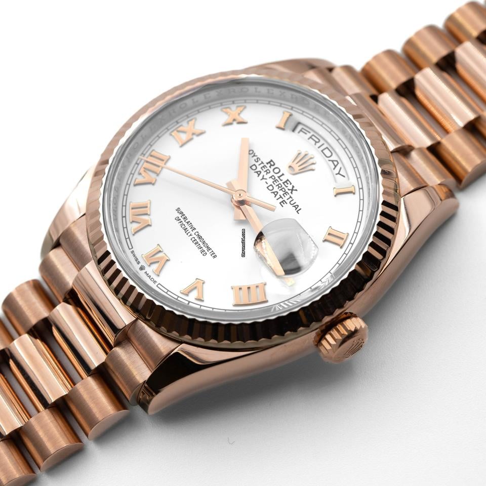 Rolex | Day-Date | 128235 | Rose gold | 36 x 43 mm | Rose gold | White | Automatic