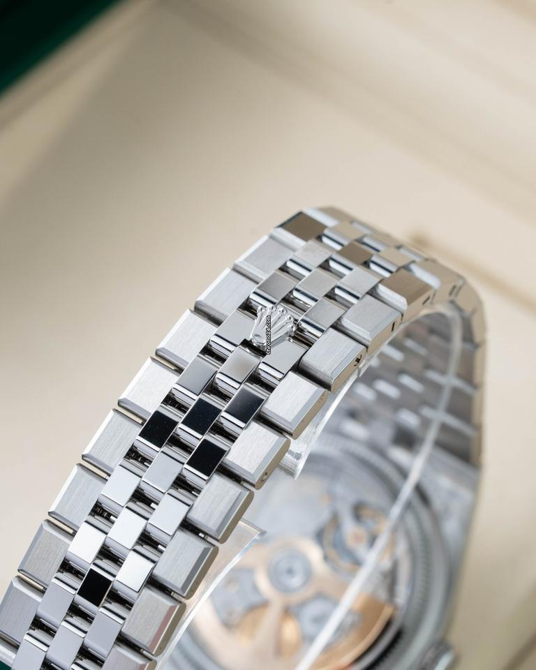 Rolex | Land-Dweller | 127334 | Steel | 40 mm | White | Automatic