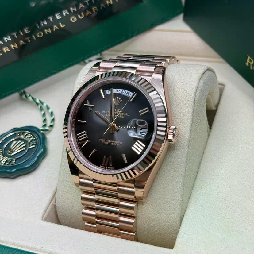 Rolex | Day-Date | 228235 | Rose gold | 40 mm | Rose gold | Silver (solid) | Automatic