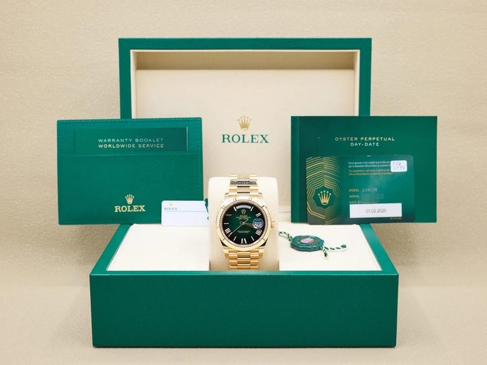 Rolex | Day-Date | 228238 | Yellow gold | 40 mm | Green