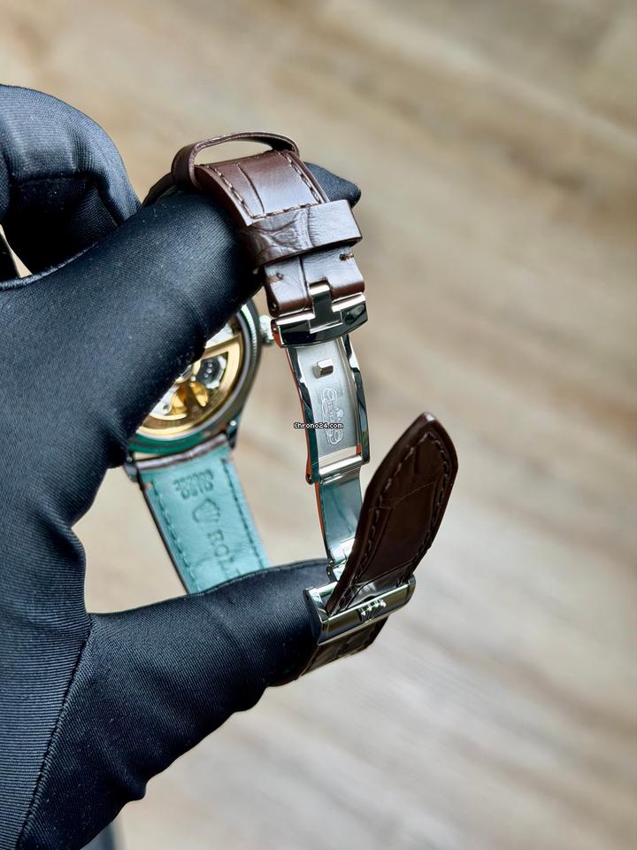 Rolex | 1908 | 52506 | Platinum | 39 x 41 mm | Leather | Blue | Automatic