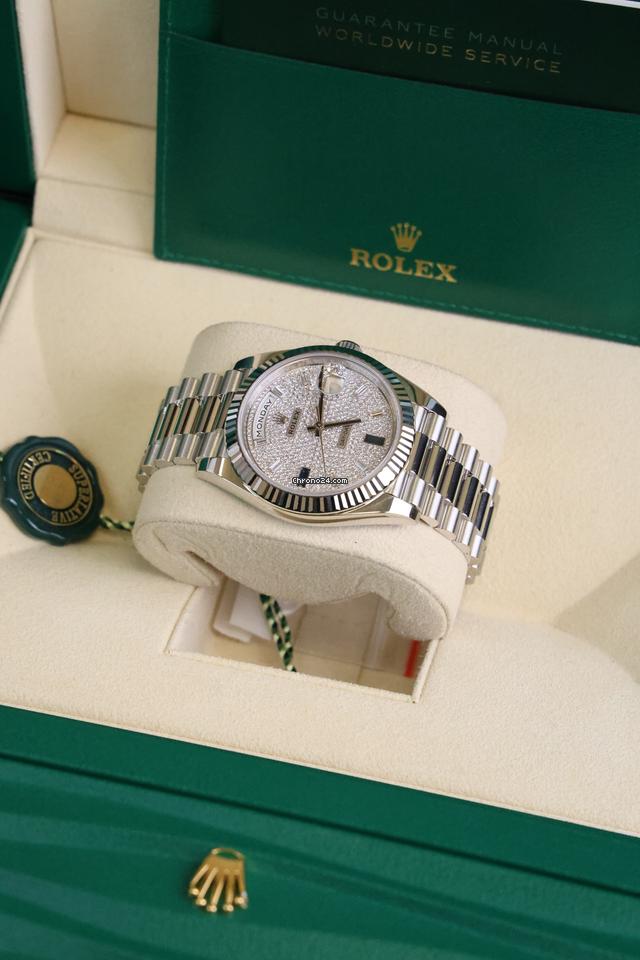 Rolex | Day-Date | 228236 | Platinum | 40 mm | Platinum | Silver | Automatic