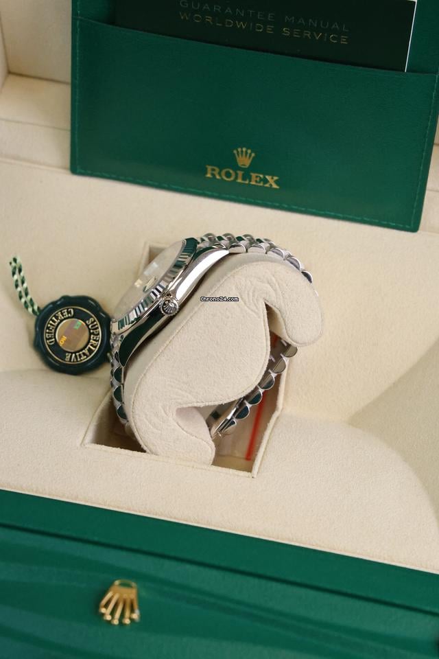 Rolex | Day-Date | 228236 | Platinum | 40 mm | Platinum | Silver | Automatic
