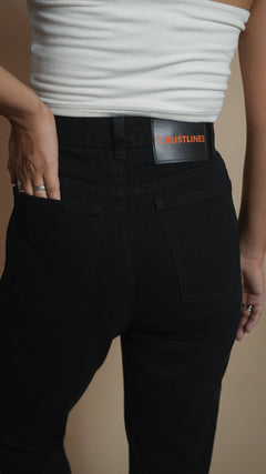 CLASSIC BLACK DENIM WOMEN'S JEANS