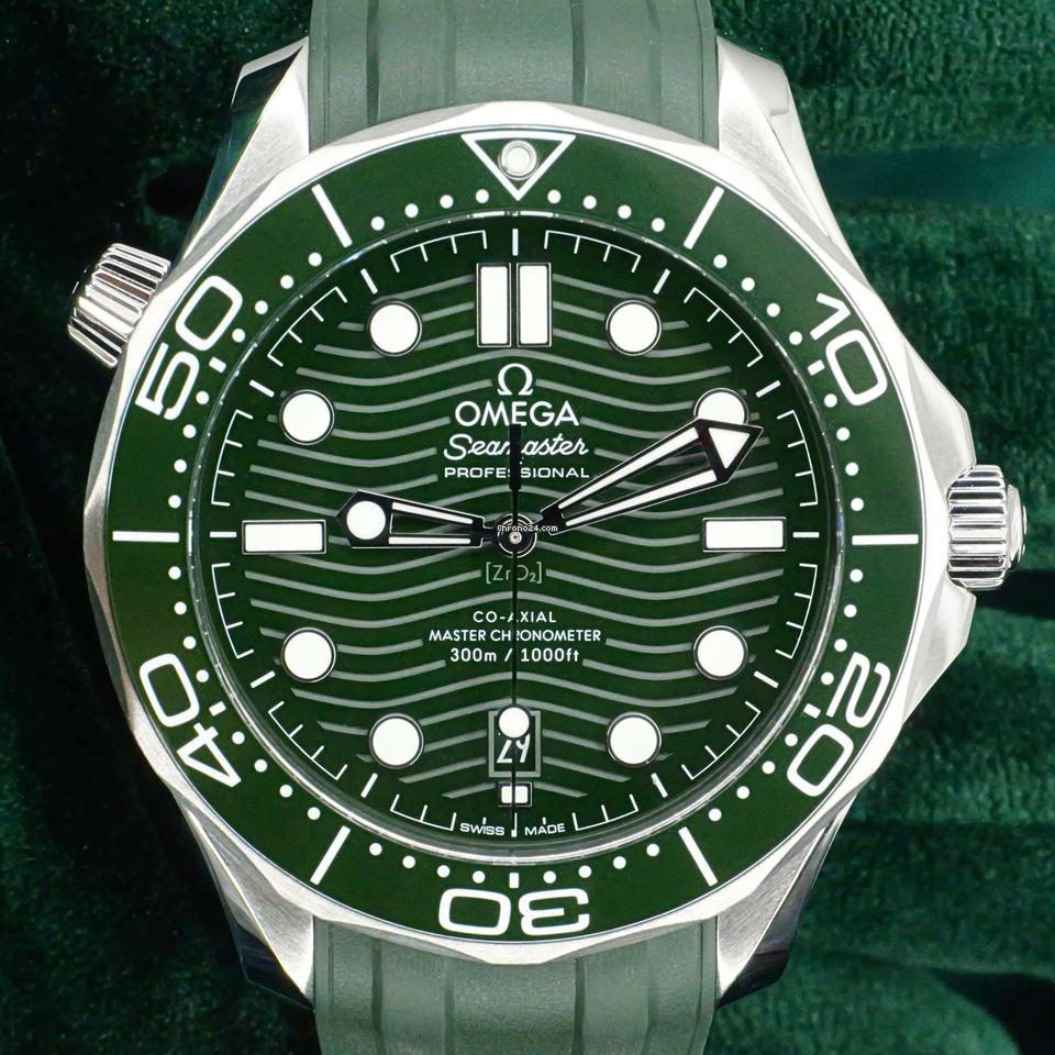 Omega Seamaster Diver 300 MMINT FULL SET Seamaster Diver 300 M Co-Axial Master Chronometer Green 210.30.42.20.10.001