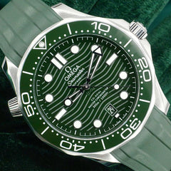 Omega Seamaster Diver 300 MMINT FULL SET Seamaster Diver 300 M Co-Axial Master Chronometer Green 210.30.42.20.10.001
