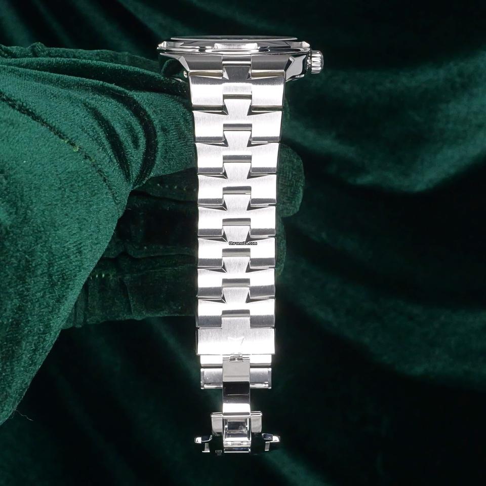 Vacheron Constantin Overseas