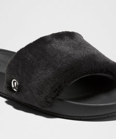 Lululemon Women's Restfeel Faux Fur Slide