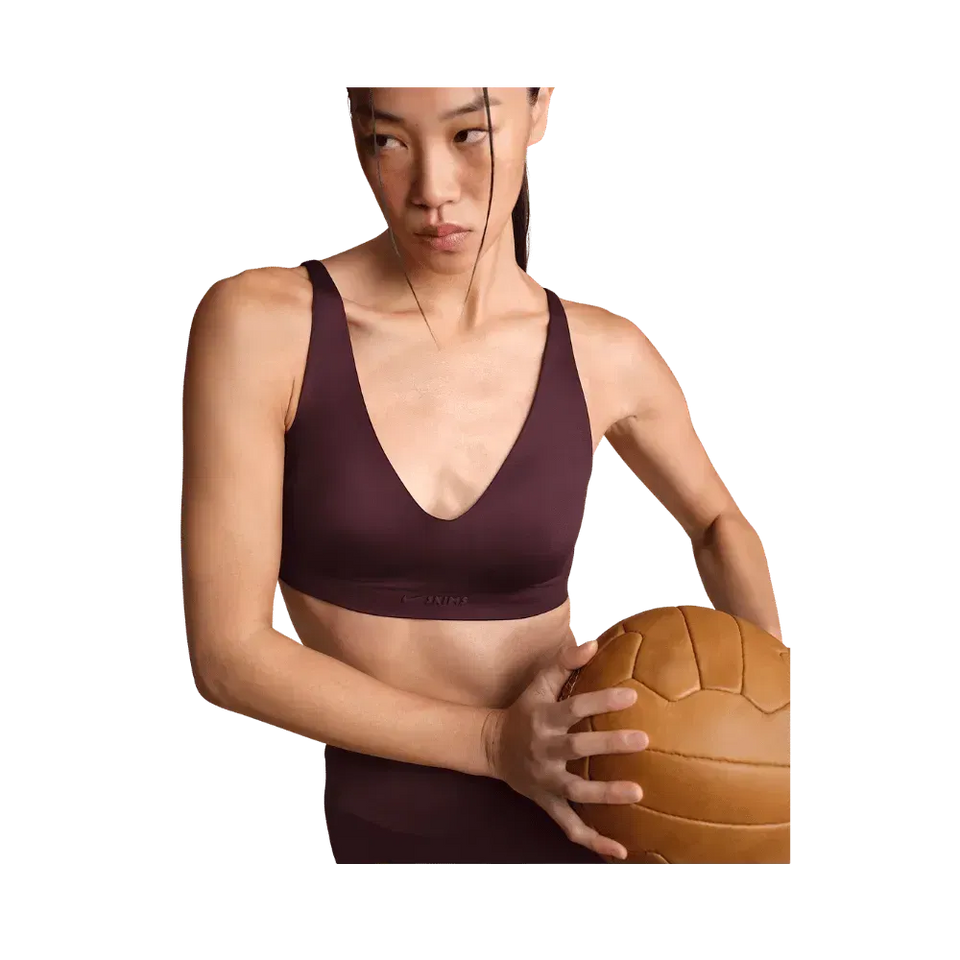 Nike x Skims Shine Women's V-Neck Bra CURRANT