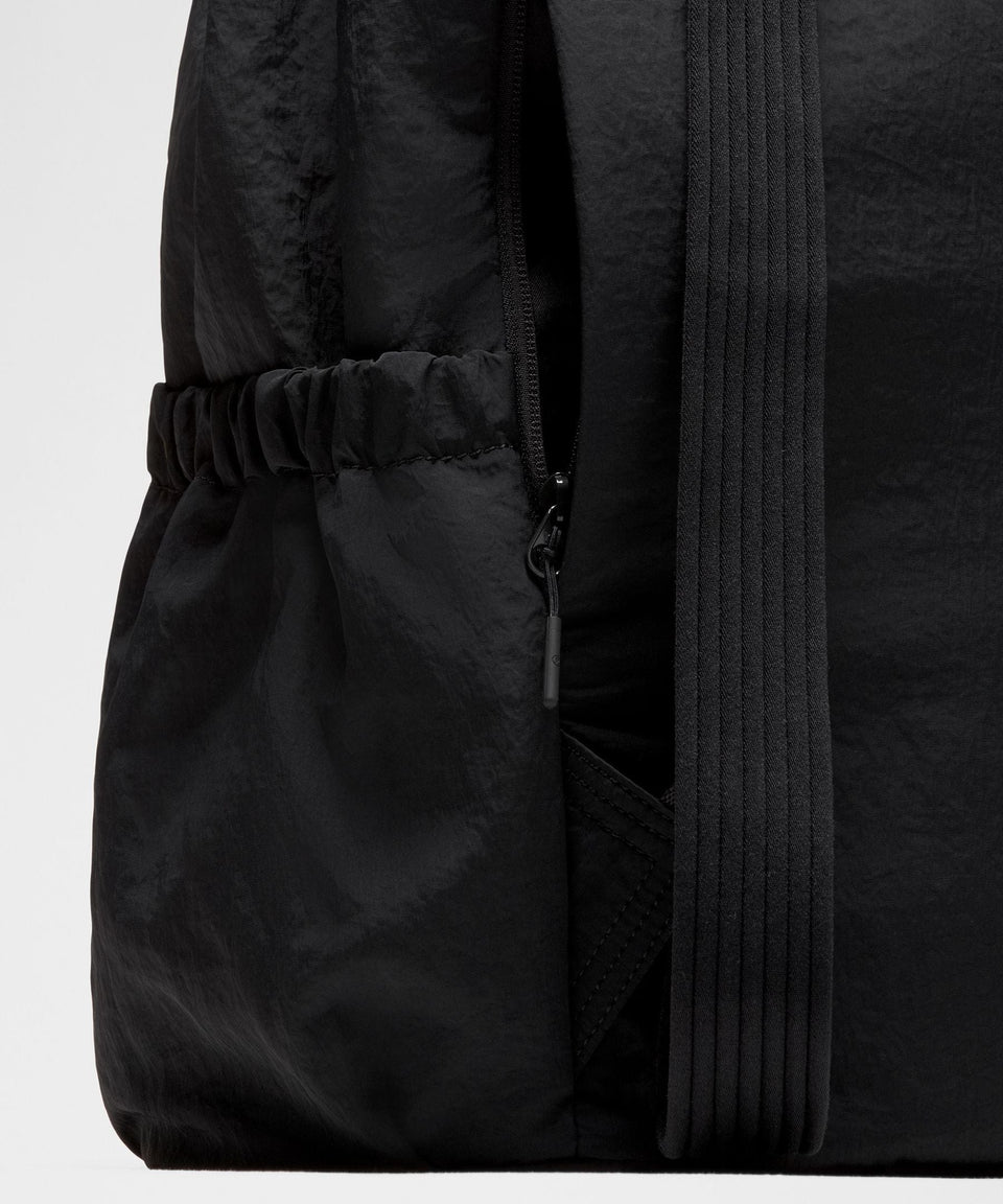 Lululemon 2-in-1 Drawstring Bucket Bag