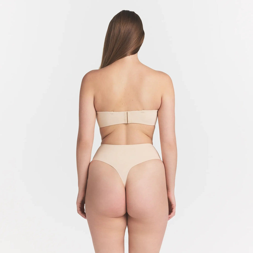 Smoothing Intimates Strapless Bra — Part 1