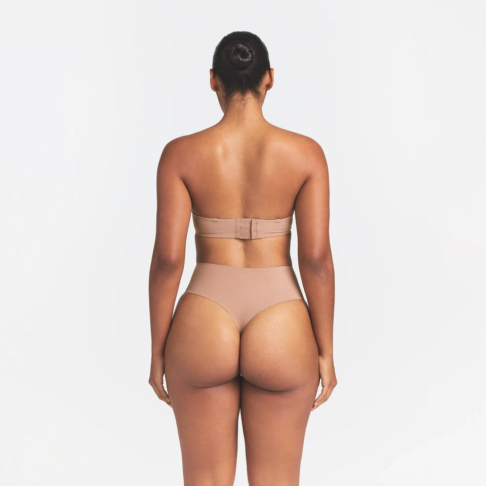Smoothing Intimates Strapless Bra — Part 1