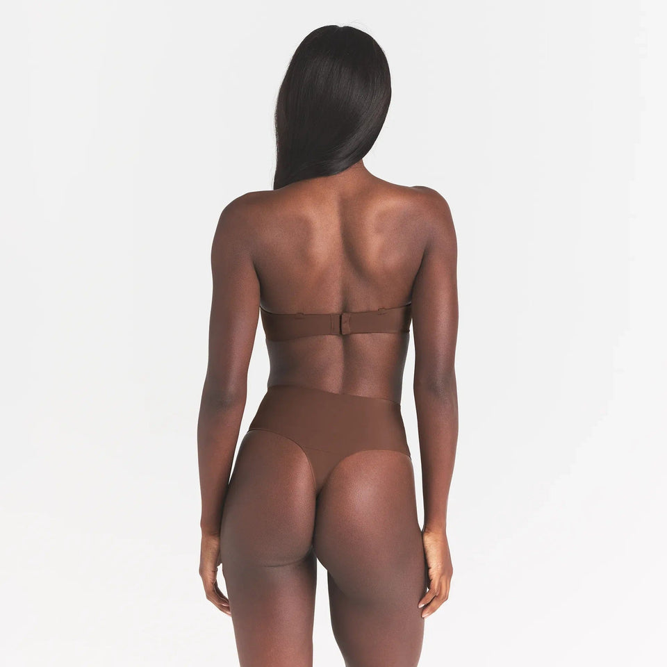 Smoothing Intimates Strapless Bra — Part 1