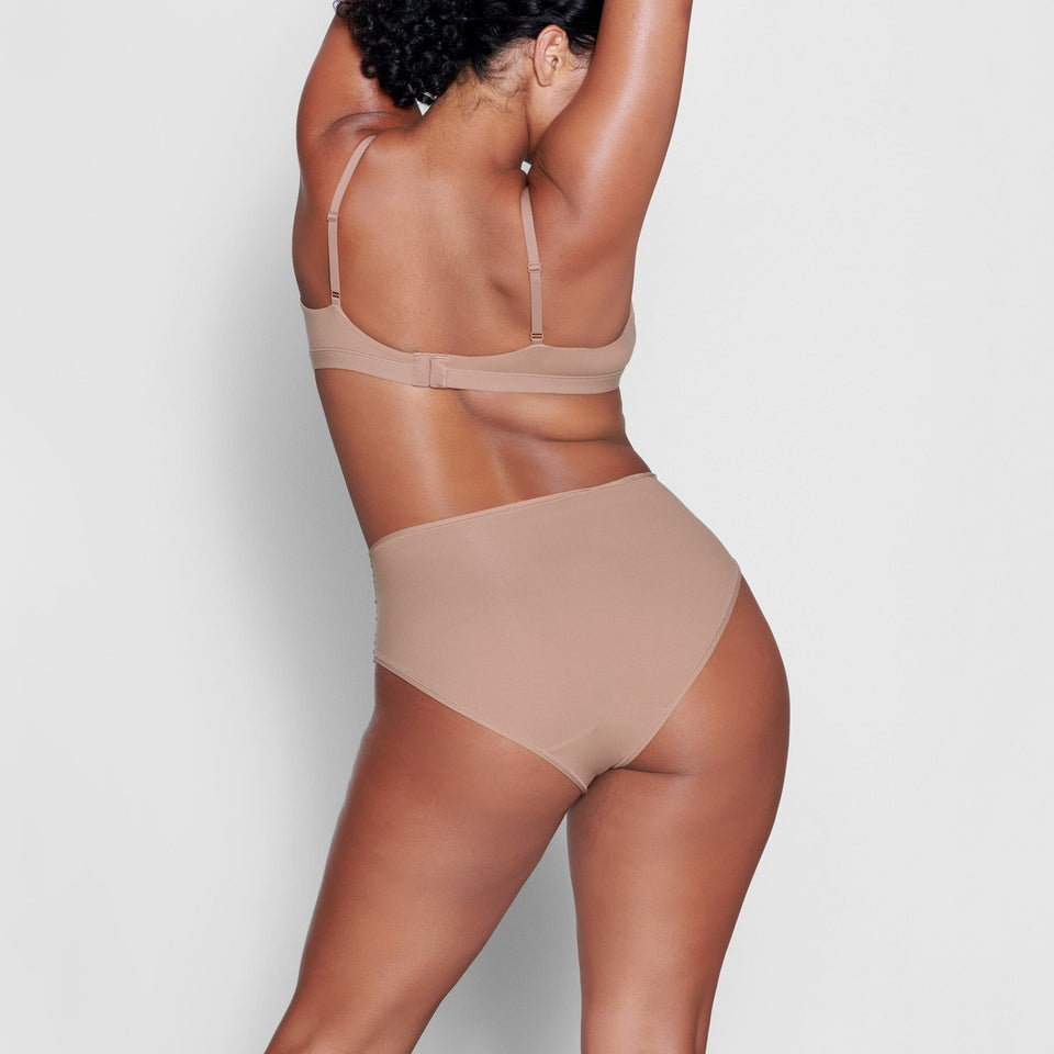 Fits Everybody Crossover Bralette
