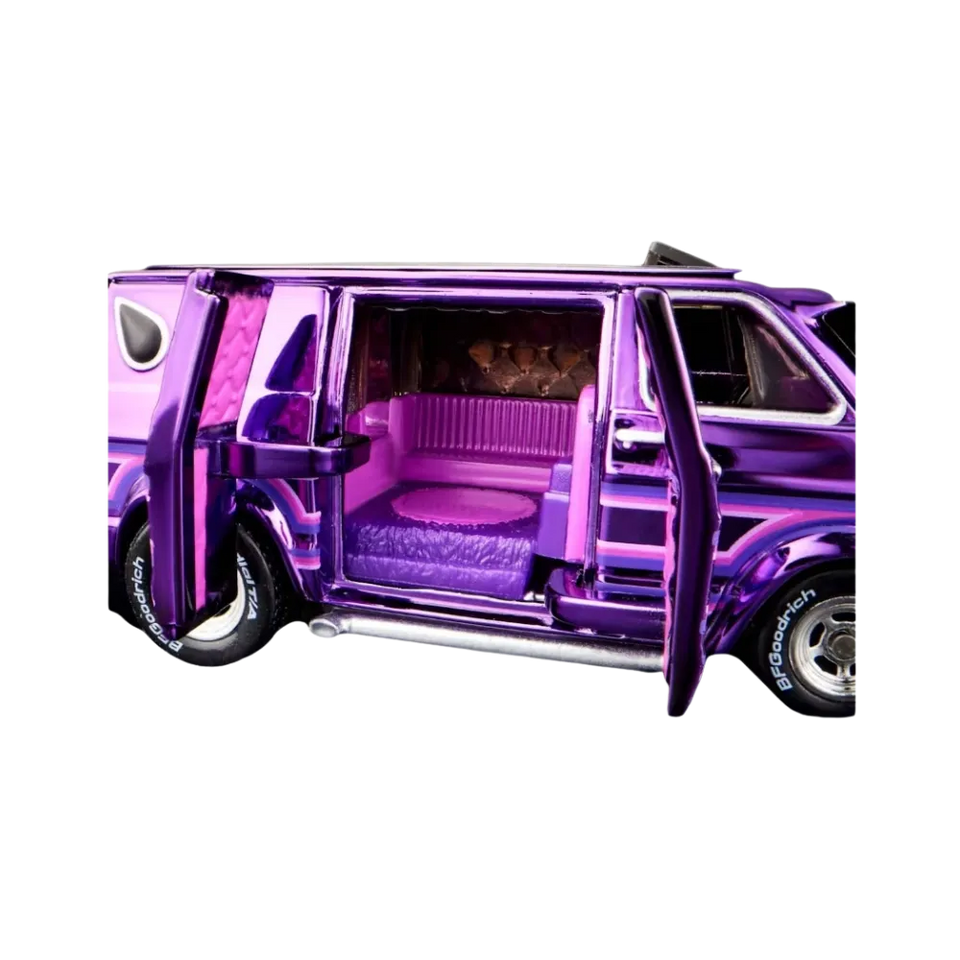 Hot Wheels Collectors RLC Exclusive '70 Dodge Tradesman Van