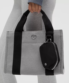 Lululemon Everywhere Belt Bag Nano Black