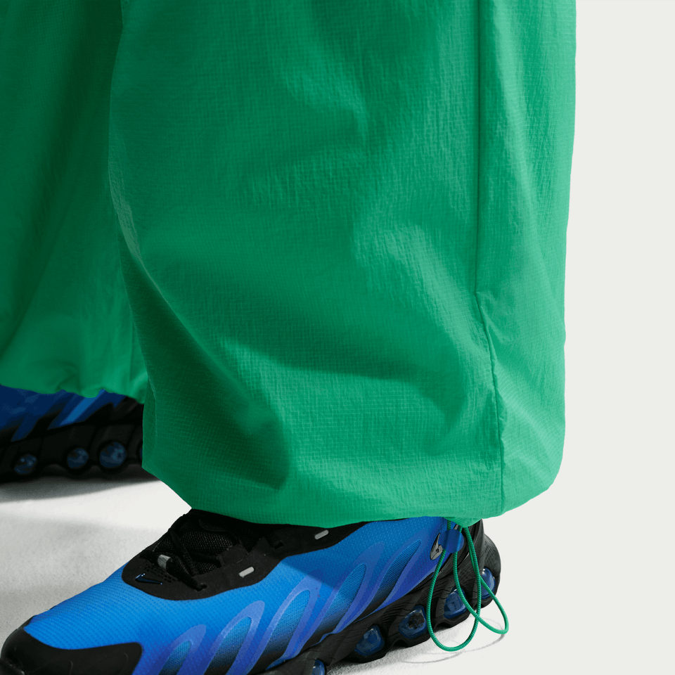 Nike PROJECT F.R.O.G CARGO PANTS - GREEN SHOCK