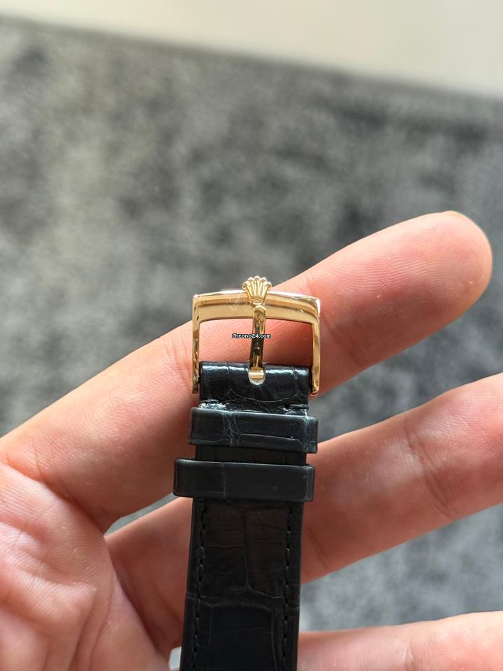 Rolex | Cellini | 5115 | Yellow gold | 32 mm | Crocodile skin | Black | Manual winding