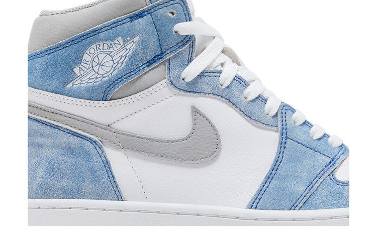 Air Jordan 1 Retro High OG Hyper Royal