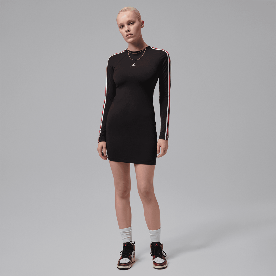 NIKE BROOKLYN LONG-SLEEVE DRESS { BLACK/ GYM RED/ SAIL