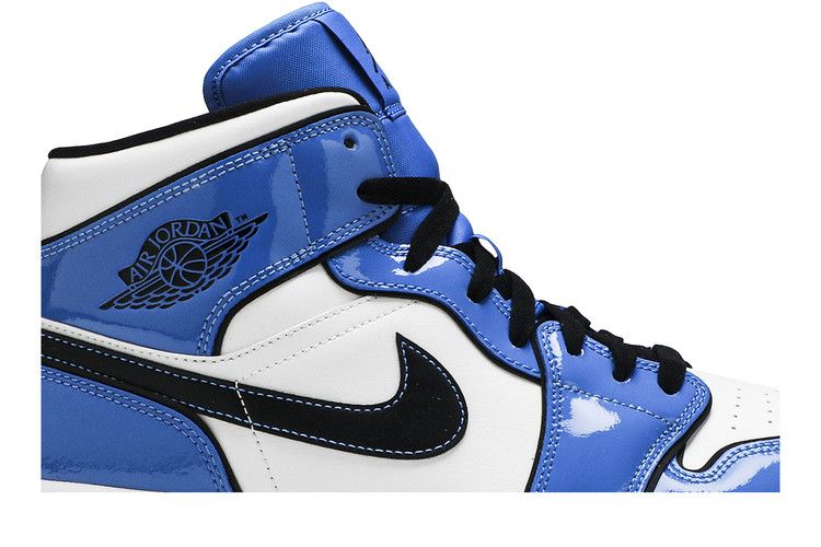 Air Jordan 1 Mid SE Signal Blue