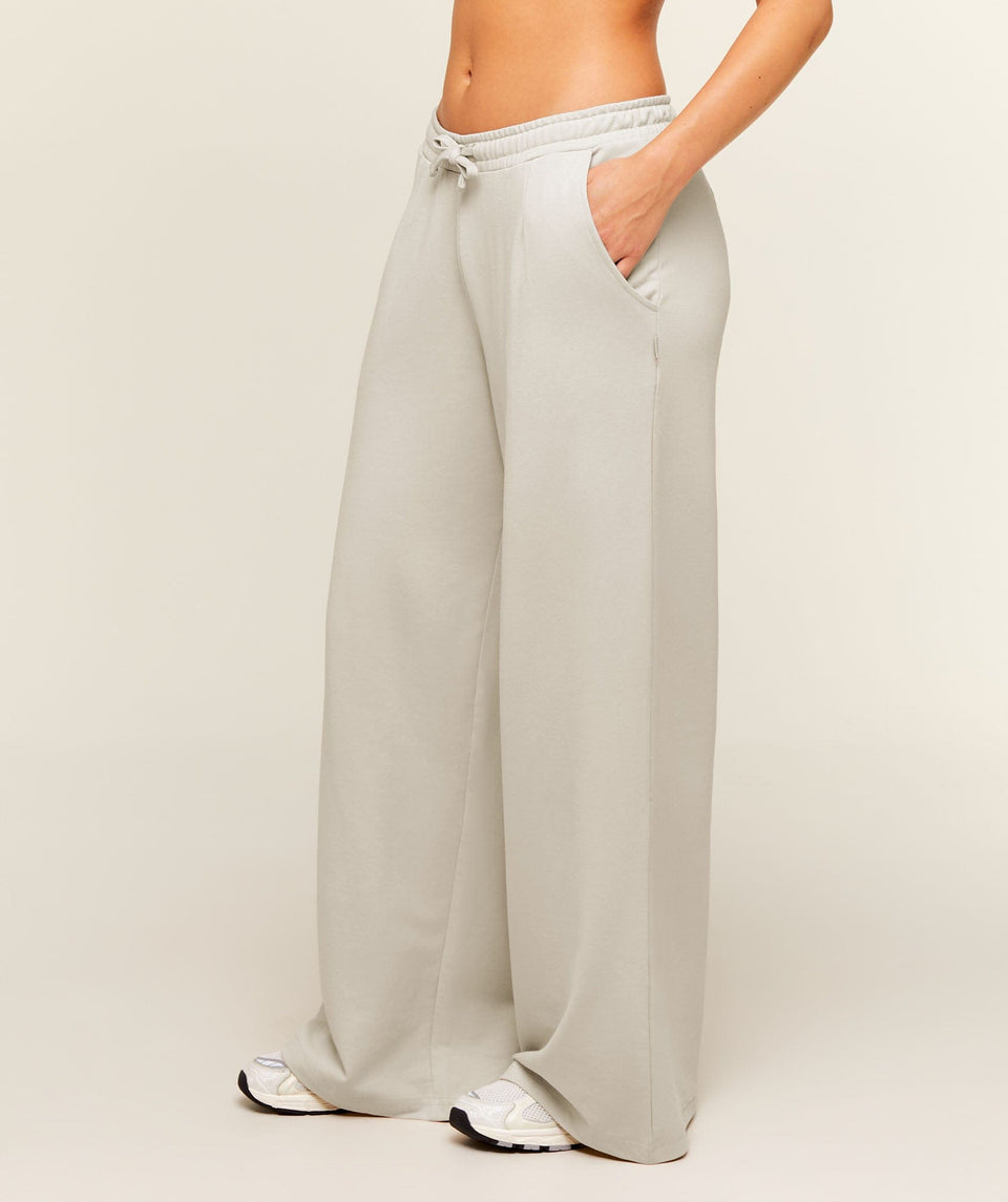 Women's Gymshark Lightweight Wide Leg Pants Regular Black