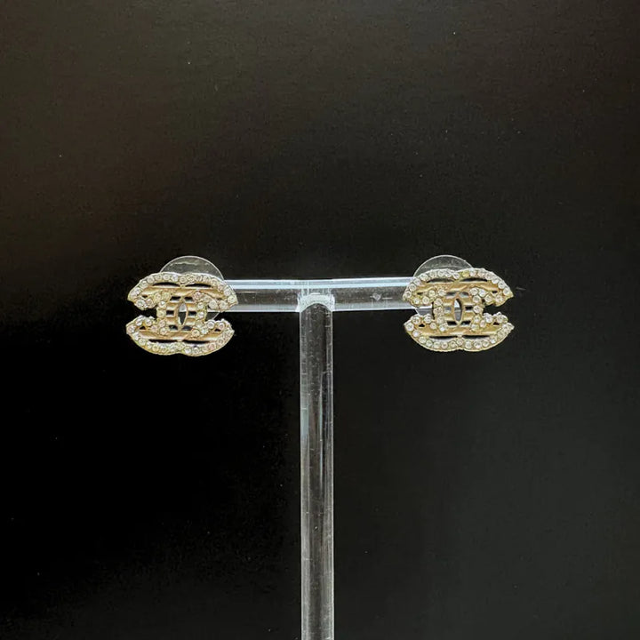 RE334 - CHANEL Vintage CC Black &amp; White Silver Crystal Earrings