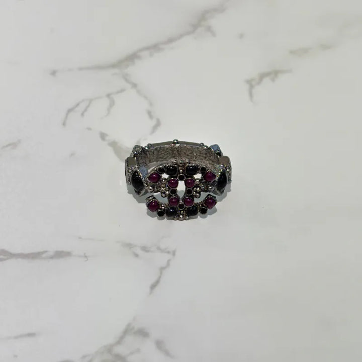 JX404 - CHANEL CC Logo Black / Purple Studs Silver Ring