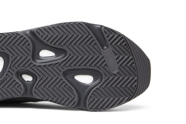 Yeezy Boost 700 Mnvn Metallic