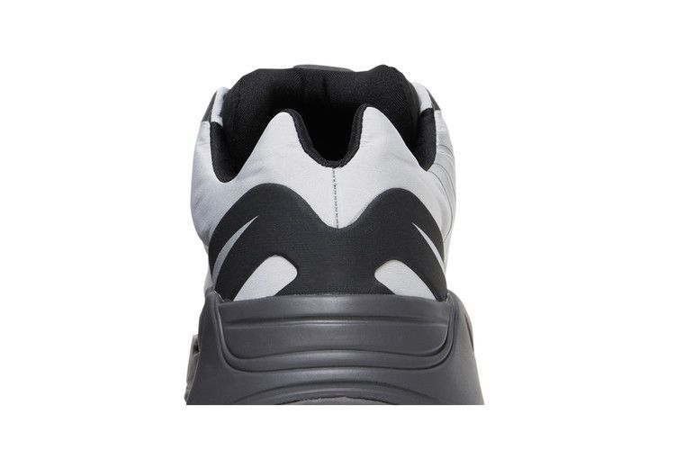 Yeezy Boost 700 Mnvn Metallic