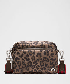 Lululemon Everywhere Crossbody Bag 2L *Leopard
