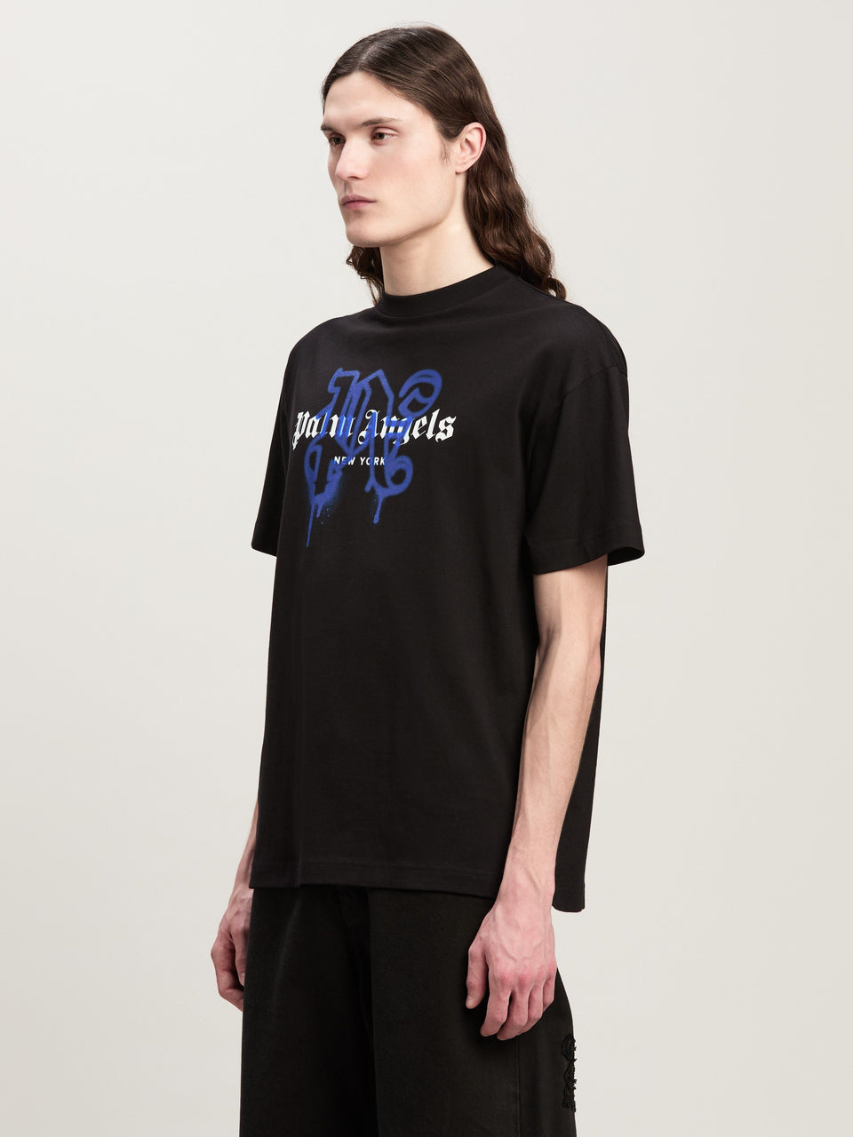 NY MONOGRAM SPRAY TEE BLACK