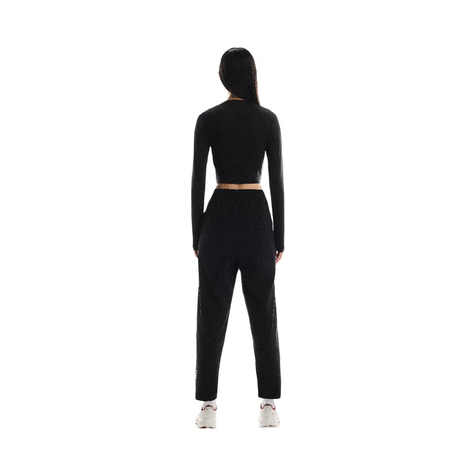On Studio Long-T Crop Black