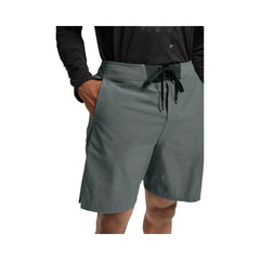 On Performance Hybrid Shorts Lead