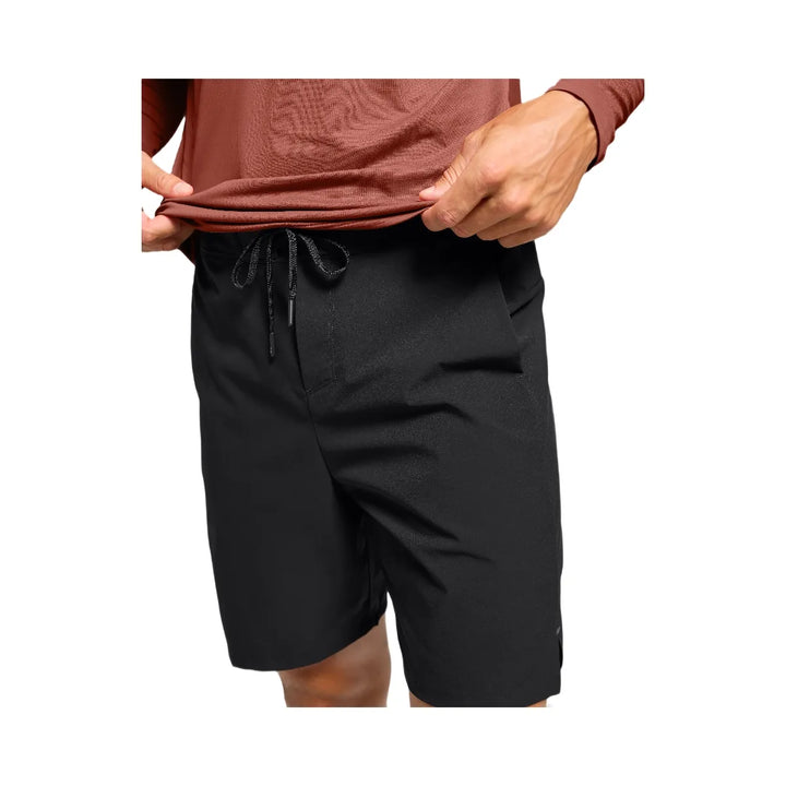 On Performance Hybrid Shorts Black