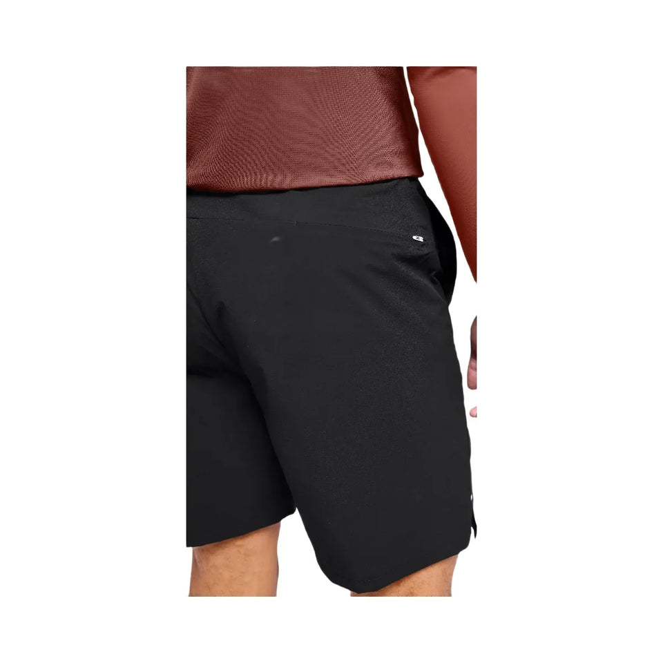 On Performance Hybrid Shorts Black
