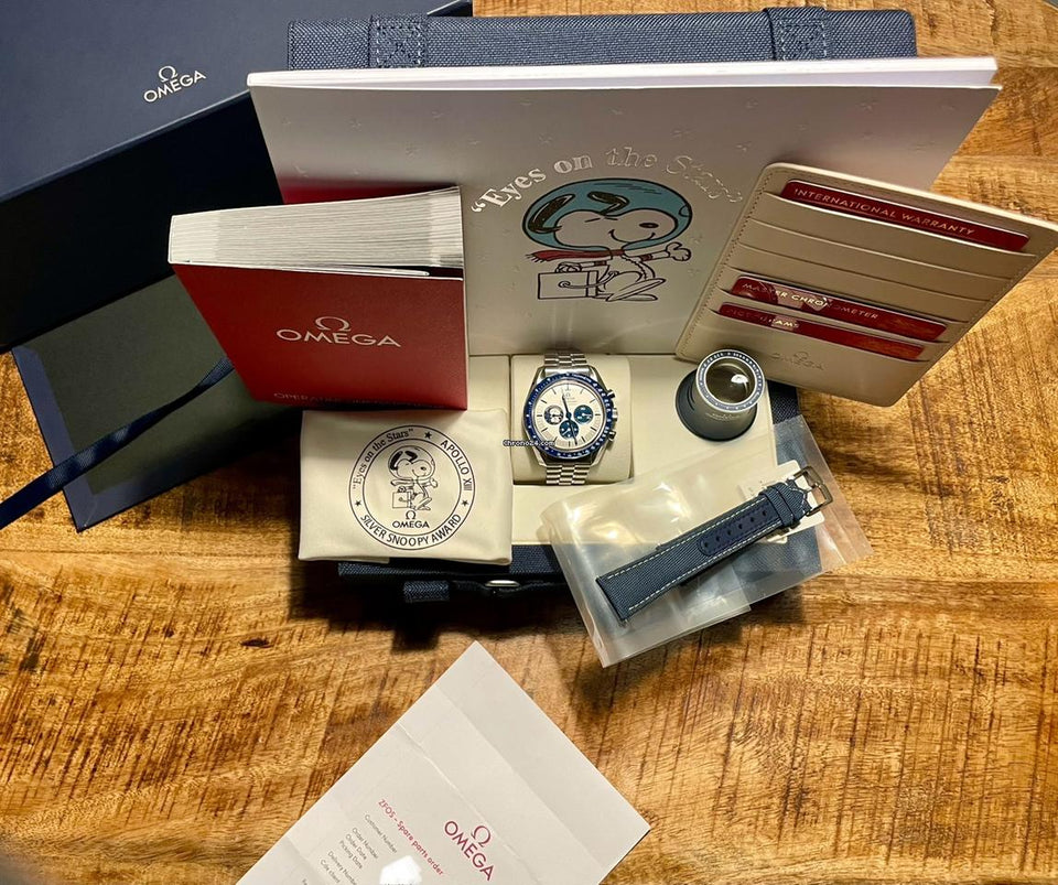 Omega Speedmaster Professional Moonwatch'Silver Snoopy Award' NEW Complete Set +Bracelet & Stickers | 50th Anniversary Ed
