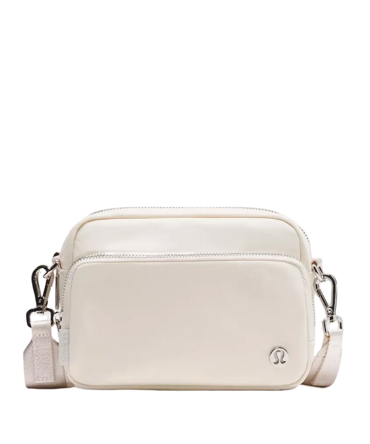 Lululemon Everywhere Crossbody Bag 2L Metal Hardwar Light Ivory/Silver