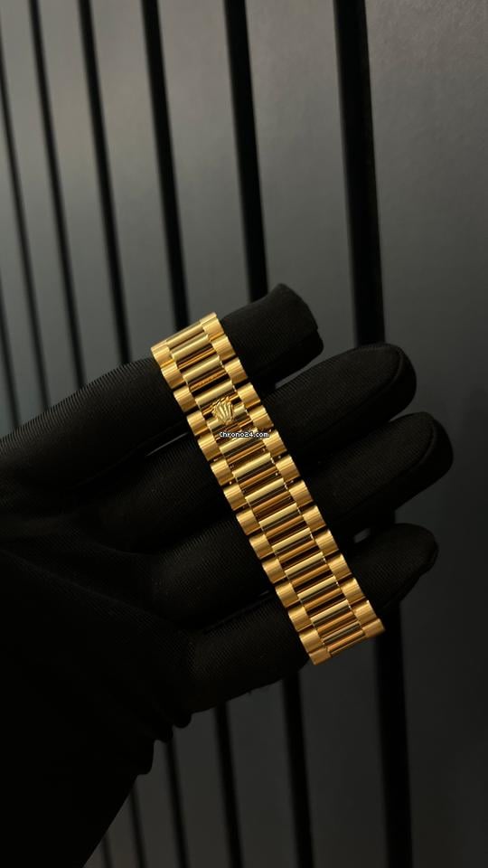 Rolex | Day-Date | 128238 | Yellow gold | 36 mm | Yellow gold | Champagne | Automatic