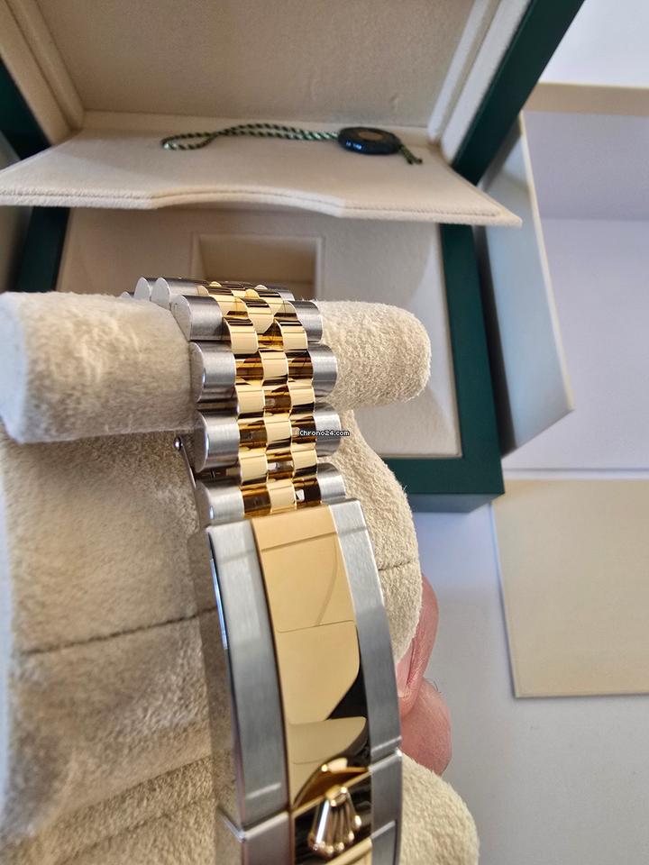 Rolex | GMT-Master II | 126713grnr | 40 mm | Gold/Steel | Automatic