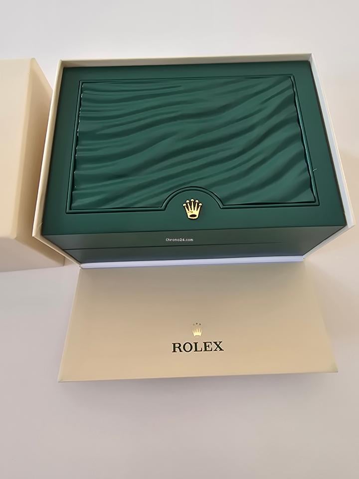 Rolex | GMT-Master II | 126713grnr | 40 mm | Gold/Steel | Automatic
