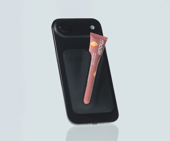 snap-on lip case Lip holder with MagSafe