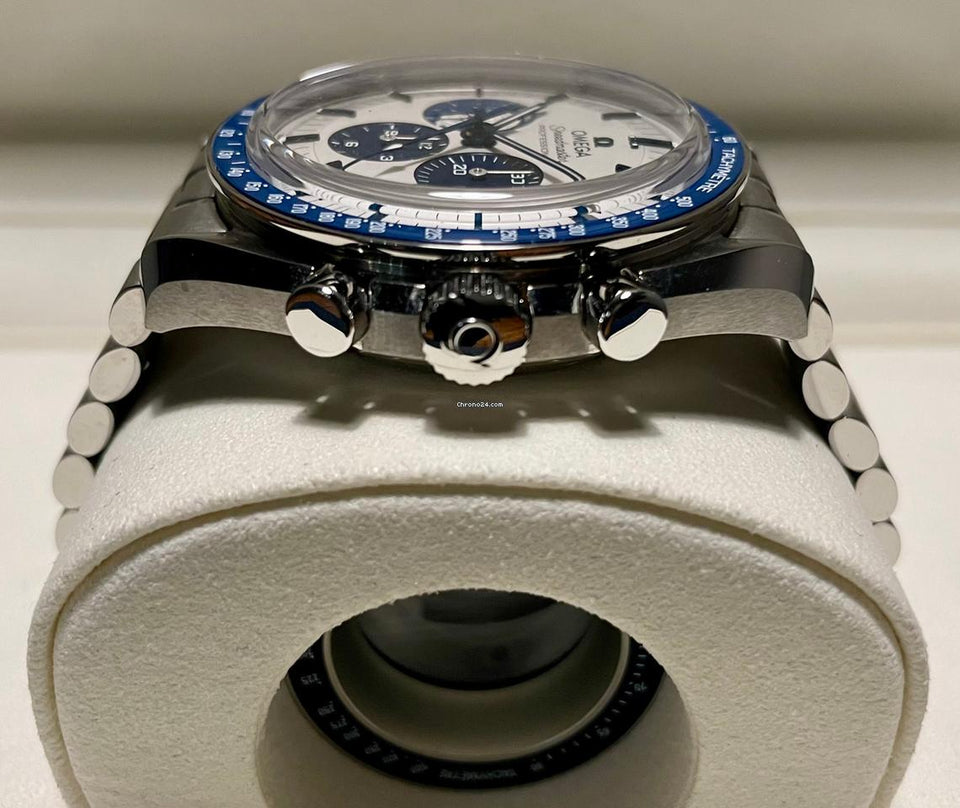 Omega Speedmaster Professional Moonwatch'Silver Snoopy Award' NEW Complete Set +Bracelet & Stickers | 50th Anniversary Ed